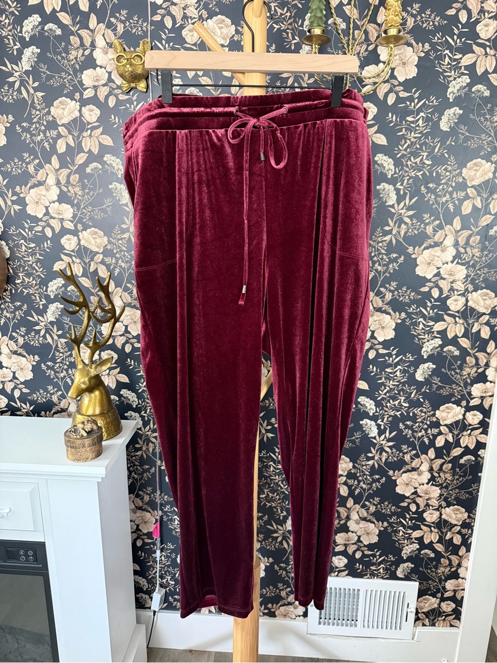 Velvety Drawstring Pants - Burgundy